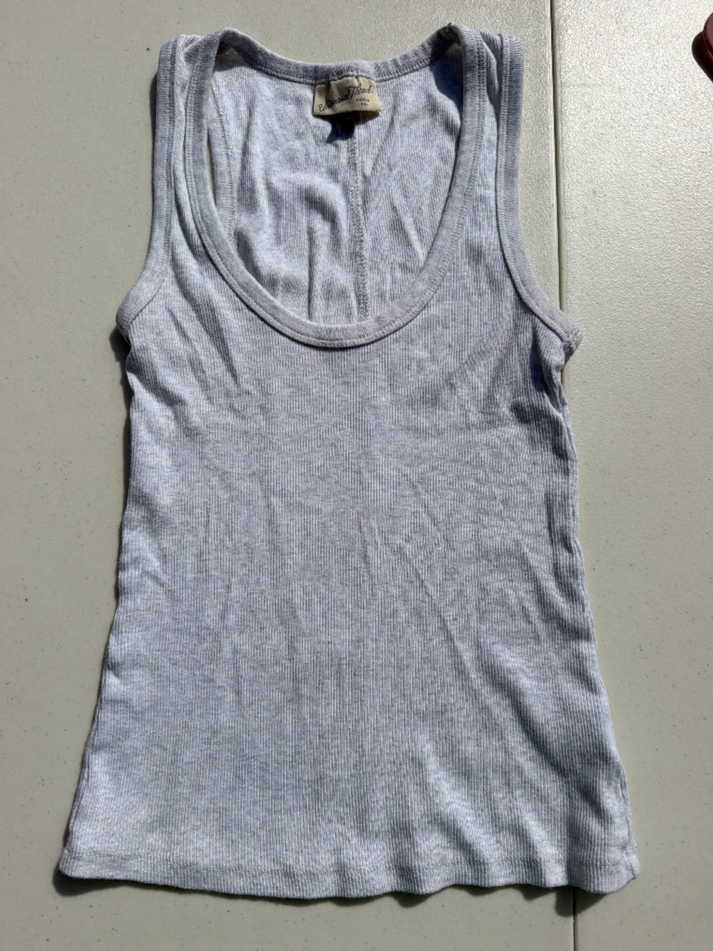 Universal thread size extra small gray tank top